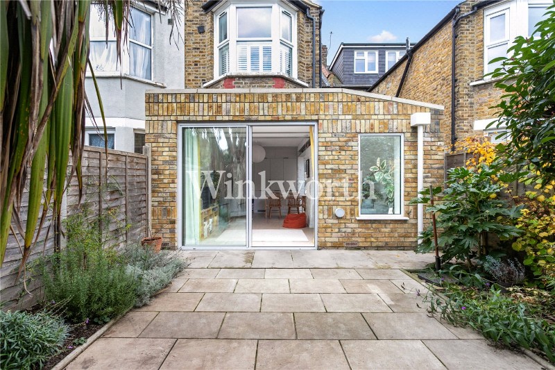 Kirkstall Avenue, London, N17