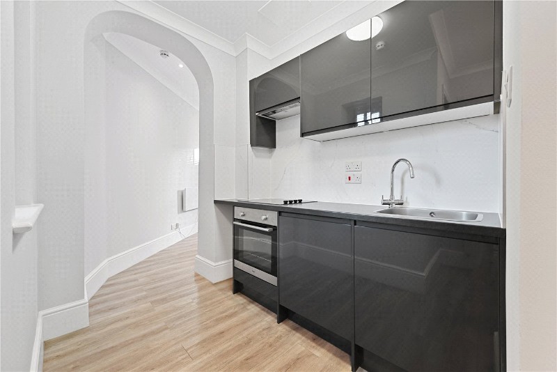 High Road, London, NW10