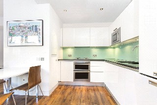 Shaftesbury Avenue, London, WC2H