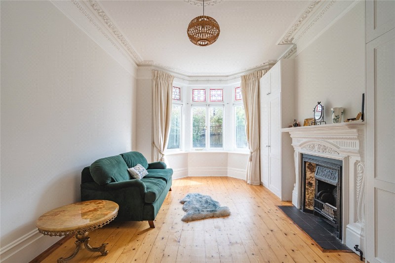 Salford Road, London, SW2