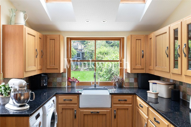 Caversham Avenue, London, N13