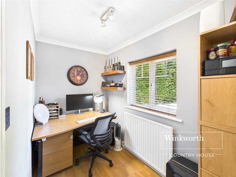 Beechfield Lane, Frilsham, Berkshire, RG18