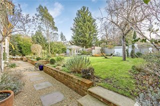 Crestway, London, SW15