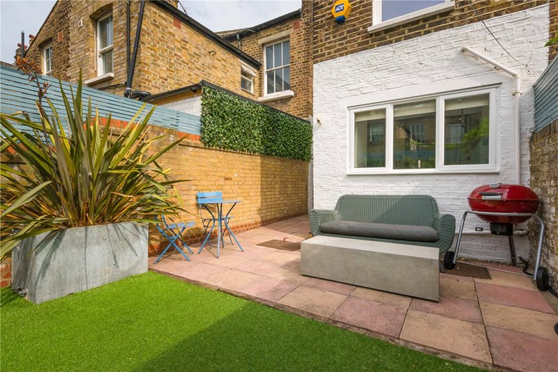 Kilburn Lane, London, W10