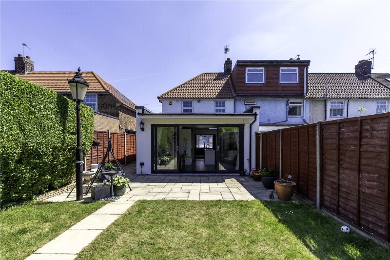 Saxon Drive, London, W3