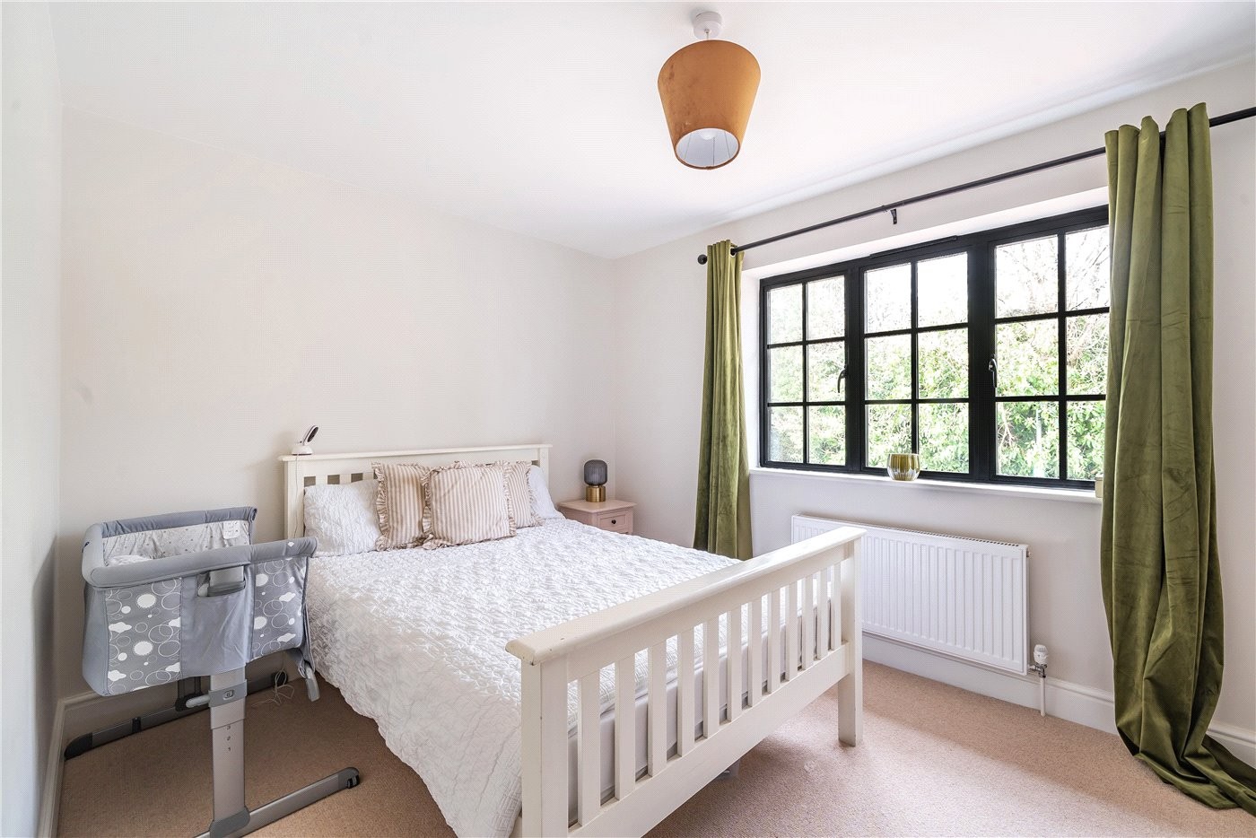 4 bedroom property for sale in Shortheath Road, Farnham, Surrey, GU9 (Ref FAR220054) £995,000