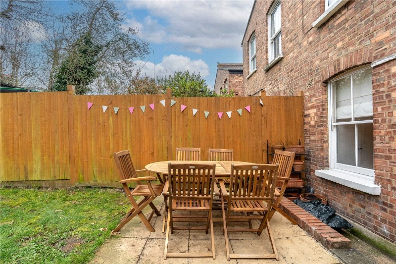 Oakbank Grove, London, SE24
