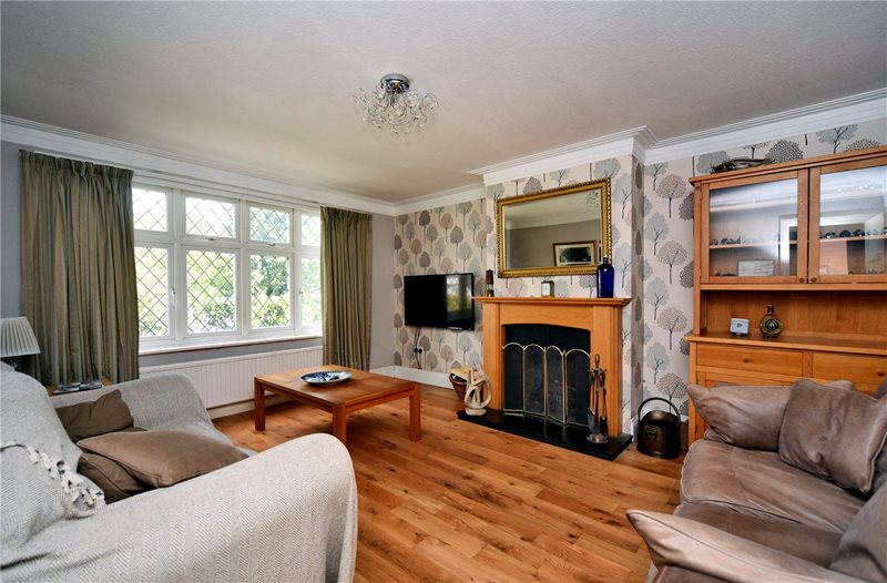 Oaks Avenue, Worcester Park, KT4