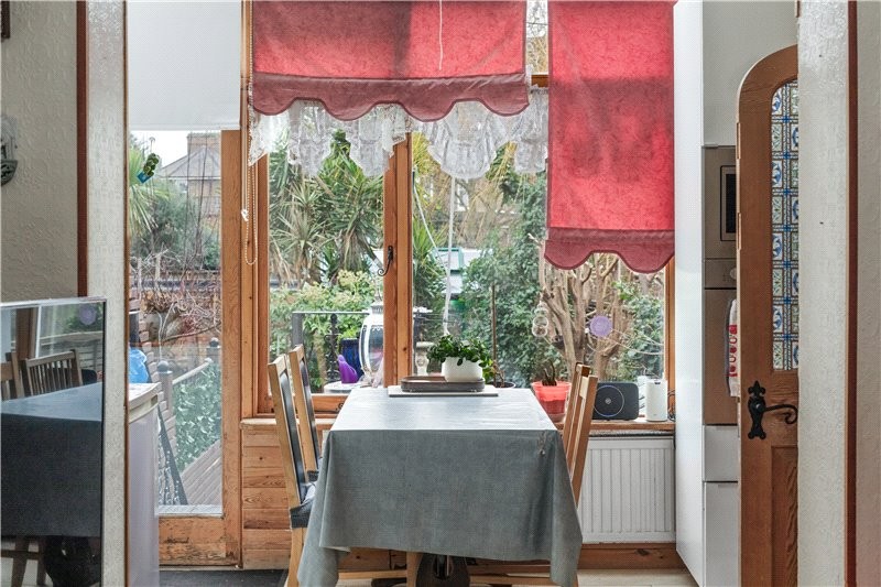 Knatchbull Road, London, SE5