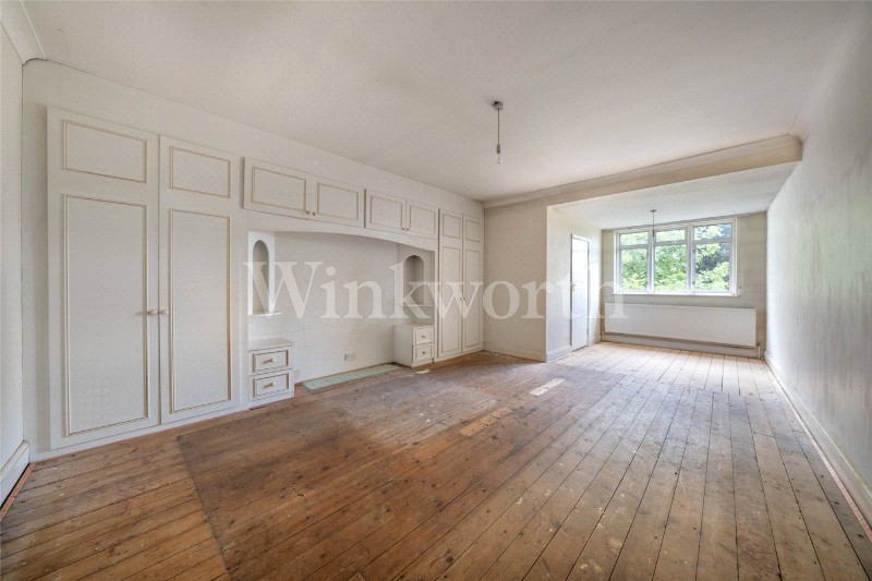 Wayside, London, NW11