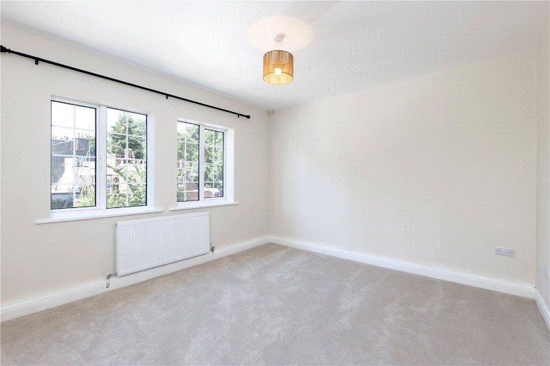 Gloucester Court, Kew Road, Kew, TW9