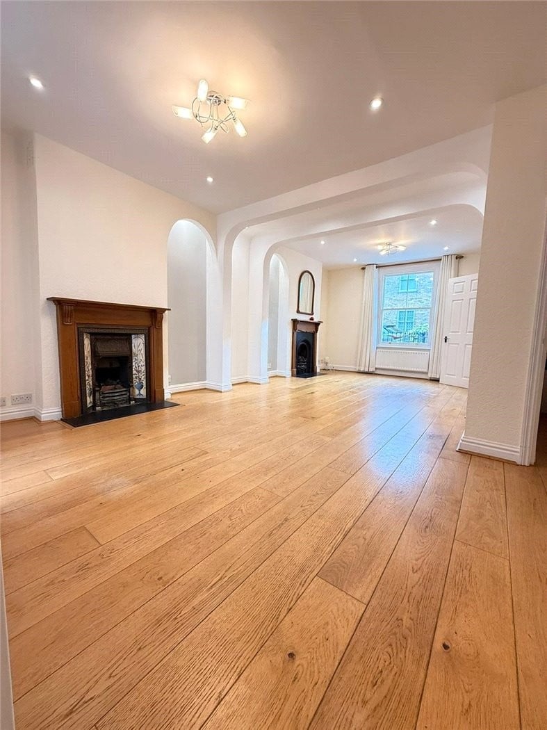 Short Road, London, W4