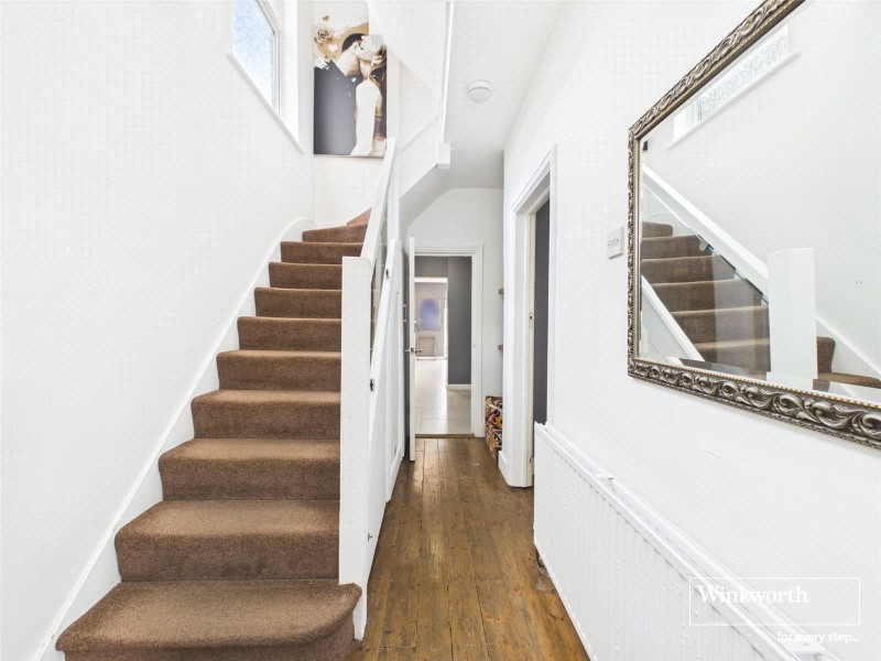 Farm Road, Edgware, HA8