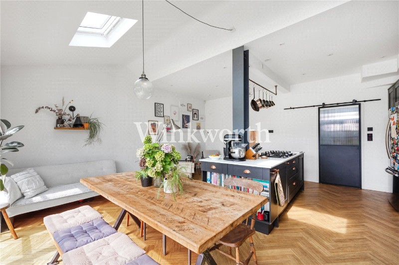 Hamilton Crescent, London, N13