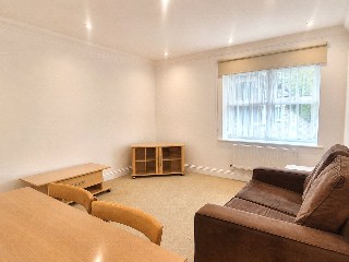 Moon Lane, High Barnet, EN5