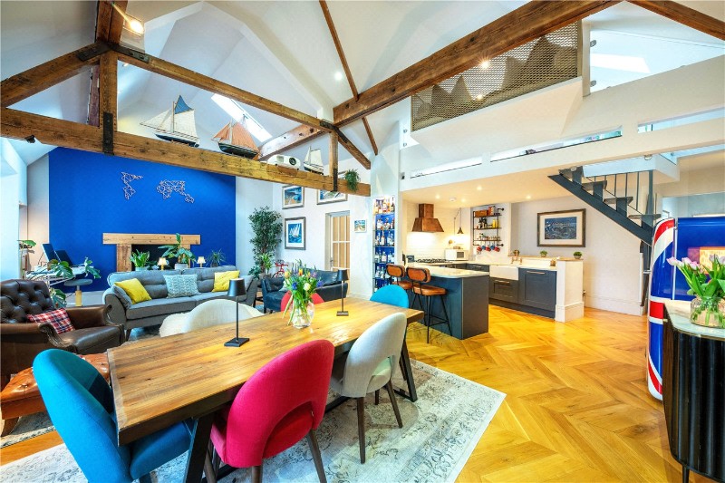 Kensington Church Court, Kensington, London, W8