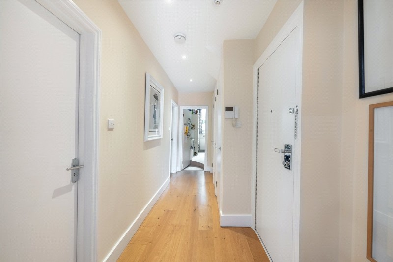 Sutherland Avenue, London, W9