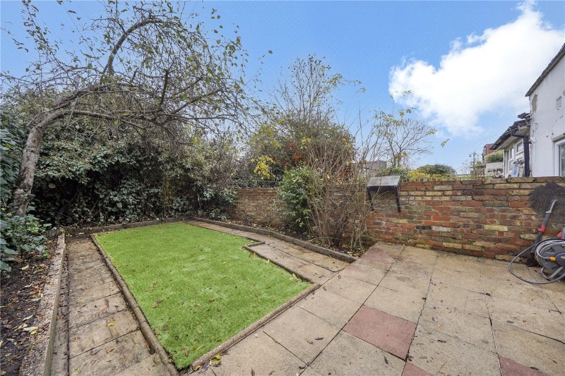 Rathcoole Avenue, London, N8