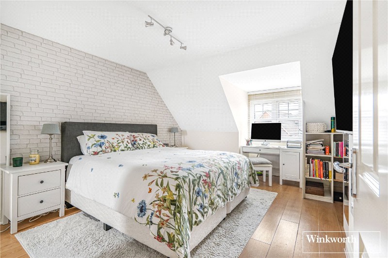Gomer Road, Bagshot, Surrey, GU19