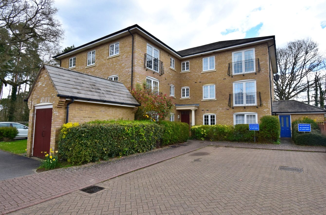 Fernhill Place, Sherfield-On-Loddon, Hook, RG27