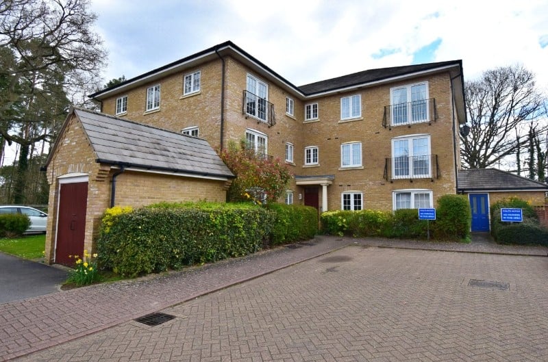 Fernhill Place, Sherfield-On-Loddon, Hook, RG27