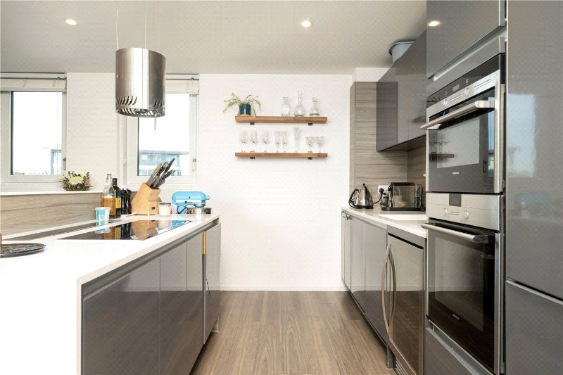 1 Spectrum Way, London, SW18
