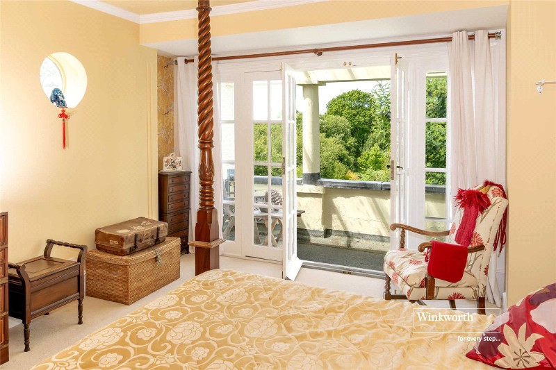 Salisbury Road, Winkton, Christchurch, Dorset, BH23
