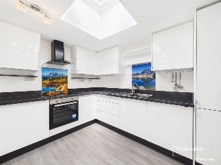 Hillview Gardens, London, NW4