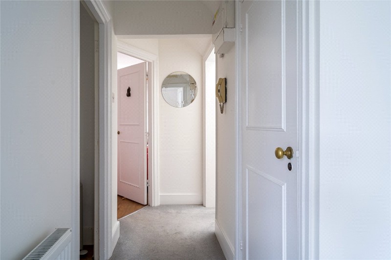 Kings Avenue, London, SW4