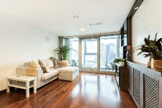 Bridges Court Road, London, UK, SW11