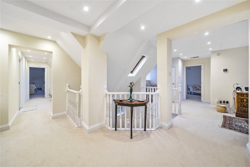 Swingate Road, Farnham, Surrey, GU9