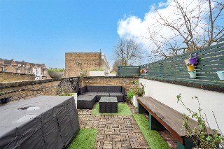 Seven Sisters Road, London, N7