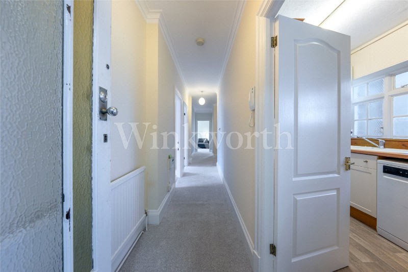 Golders Green Road, London, NW11