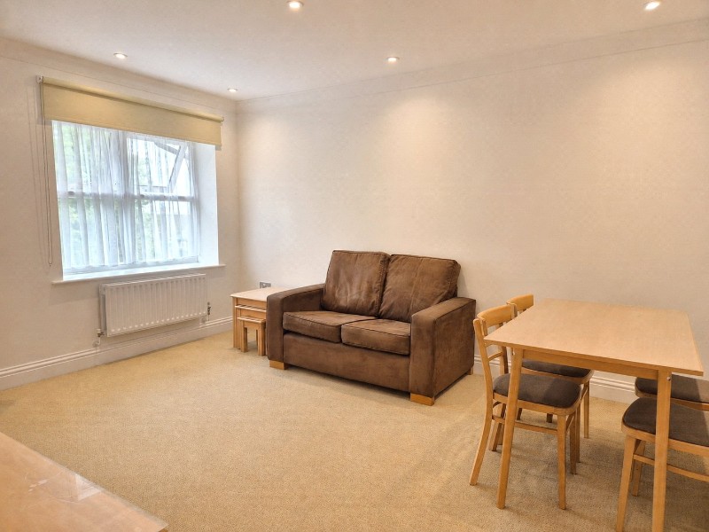 Moon Lane, High Barnet, EN5