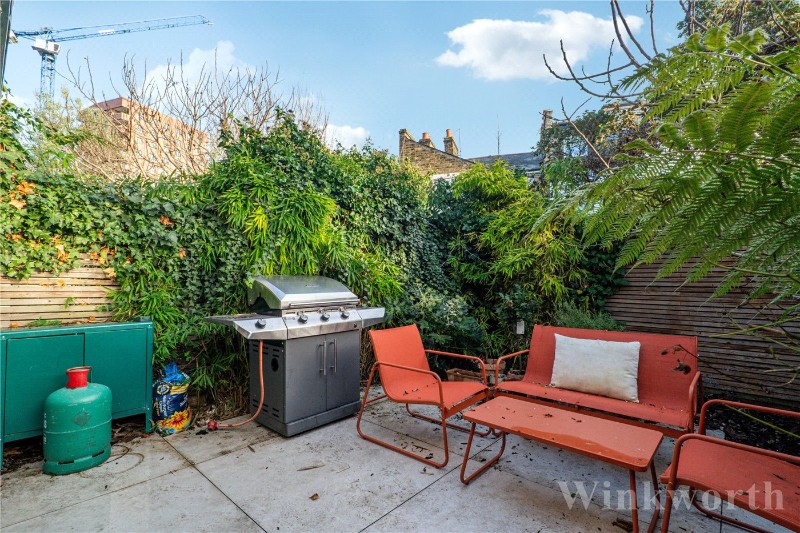 Elcot Avenue, London, SE15