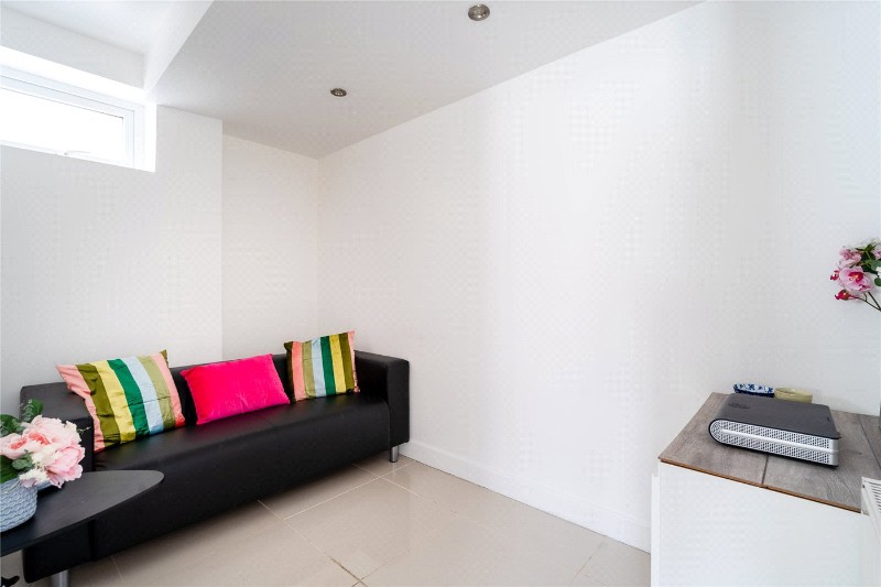 Cricklade Avenue, London, SW2
