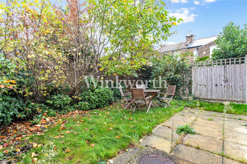 Belz Drive, London, N15