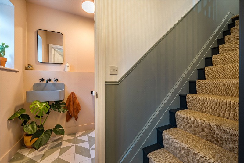 Roman Way, Farnham, Surrey, GU9