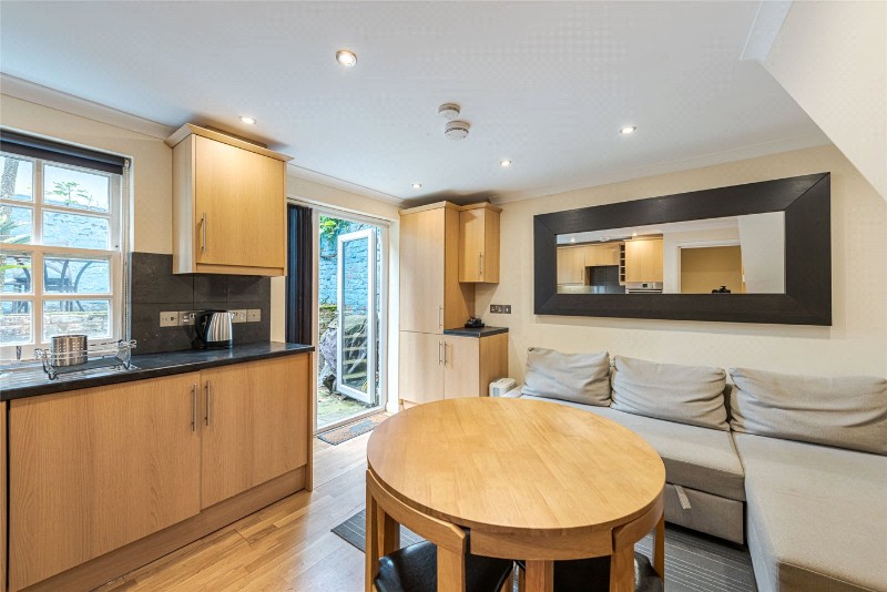 Wilton Road, London, SW1V