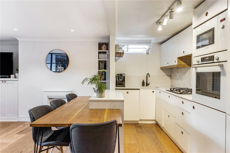 Larkhall Rise, London, SW4