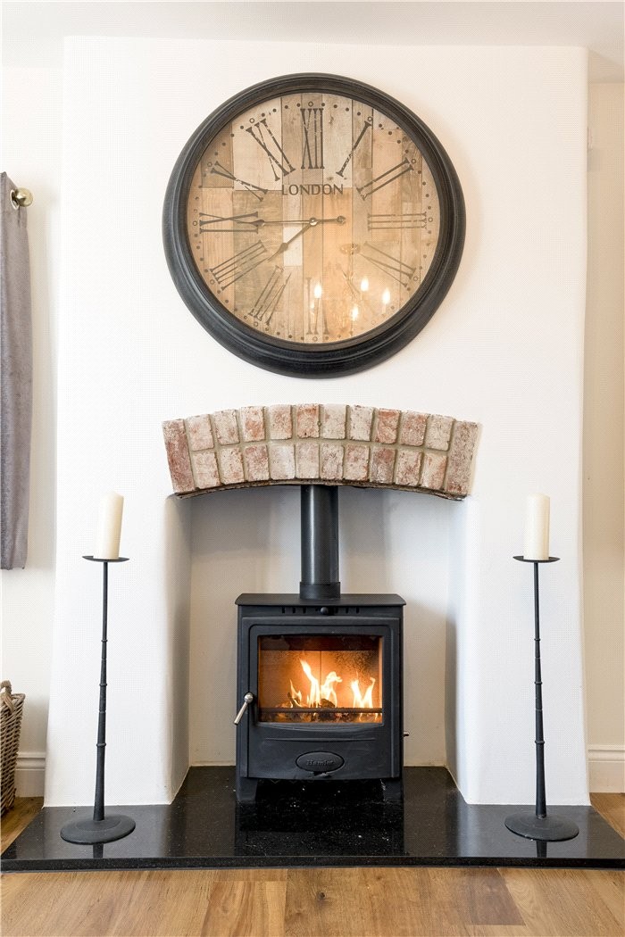 High Street, Urchfont, Devizes, SN10