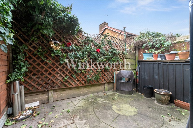 Station Crescent, London, N15
