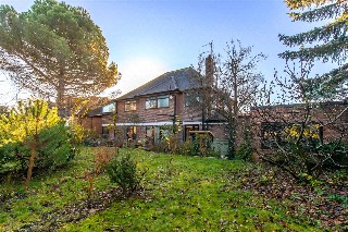 Dallas Road, London, W5