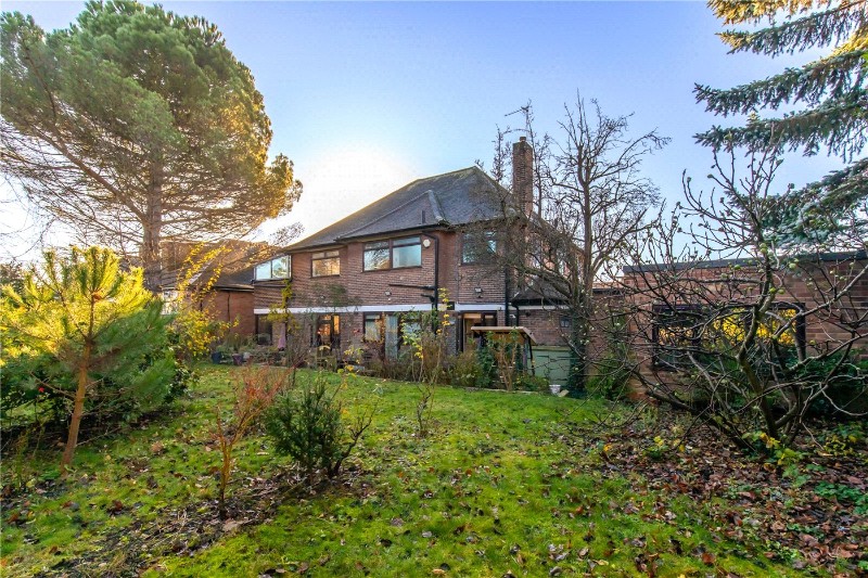 Dallas Road, London, W5