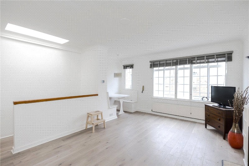 Connaught Close, London, W2