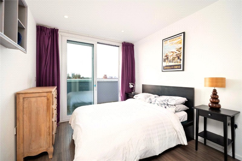 1 Spectrum Way, London, SW18