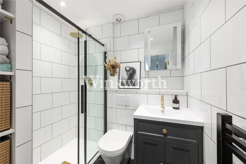 Hewitt Avenue, London, N22