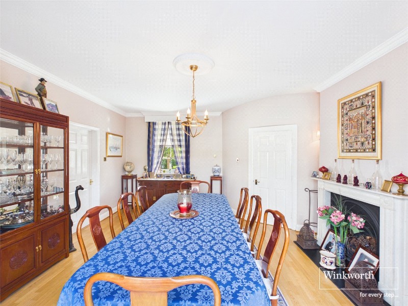 Wayland Close, Bradfield, Reading, Berkshire, RG7