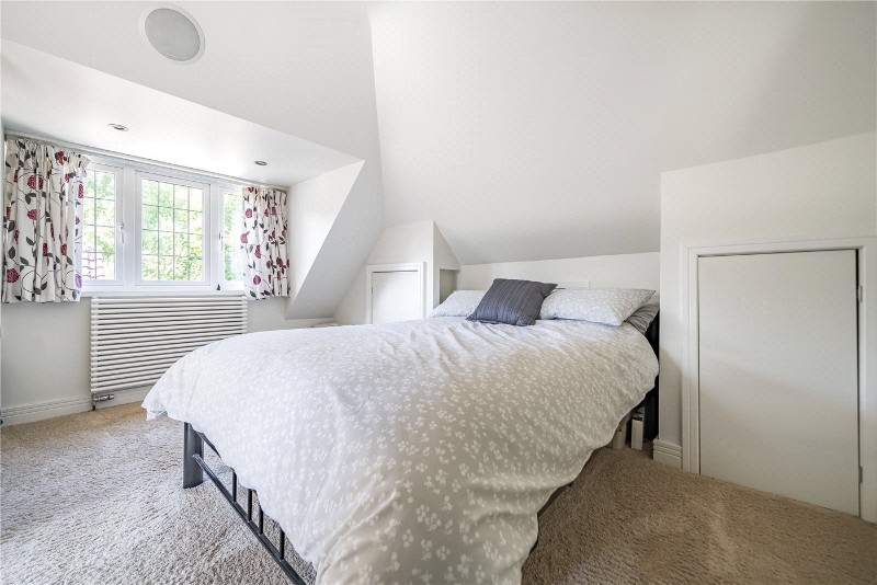 Hale House Lane, Churt, Farnham, Surrey, GU10