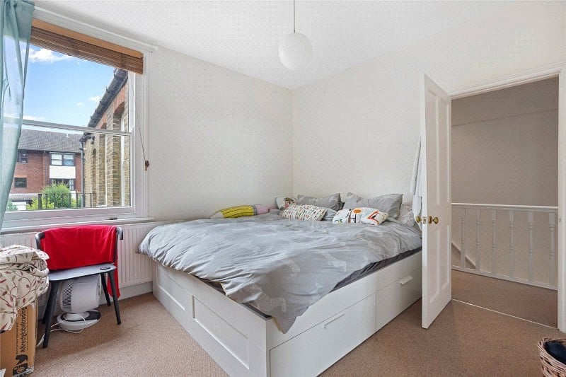 Larden Road, London, W3